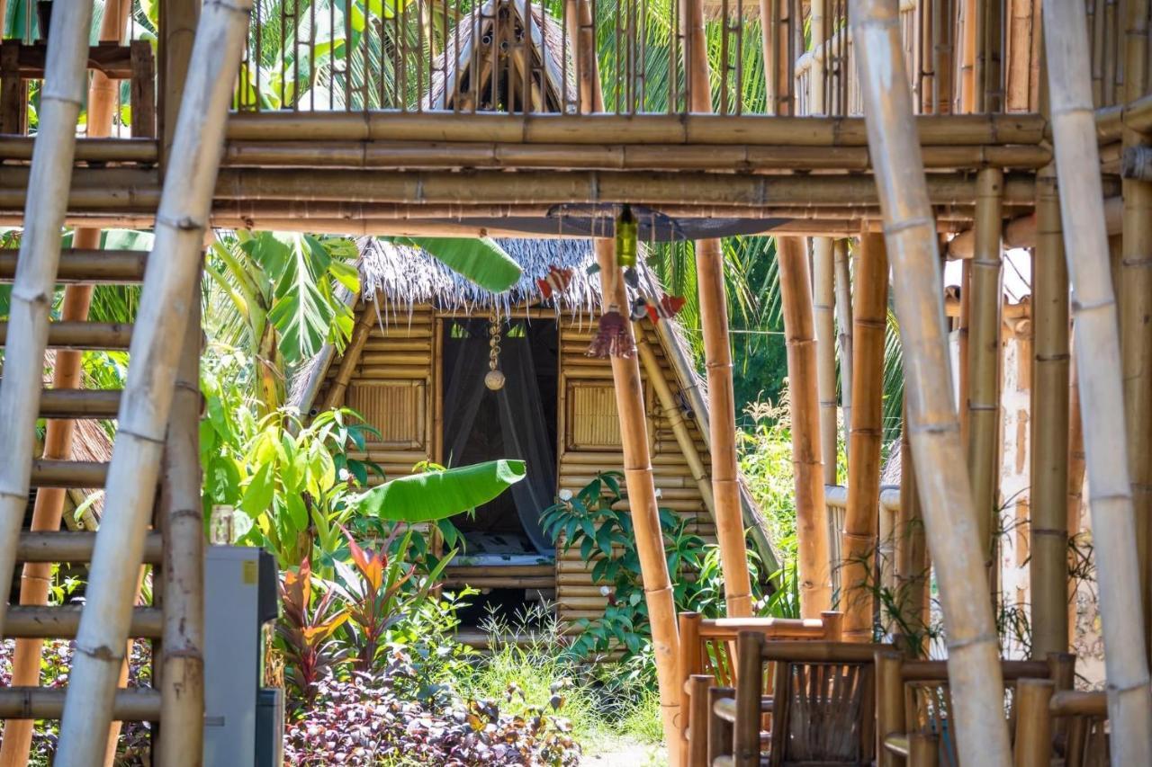 Mango Tree Eco-Hostel Дауин Екстериор снимка