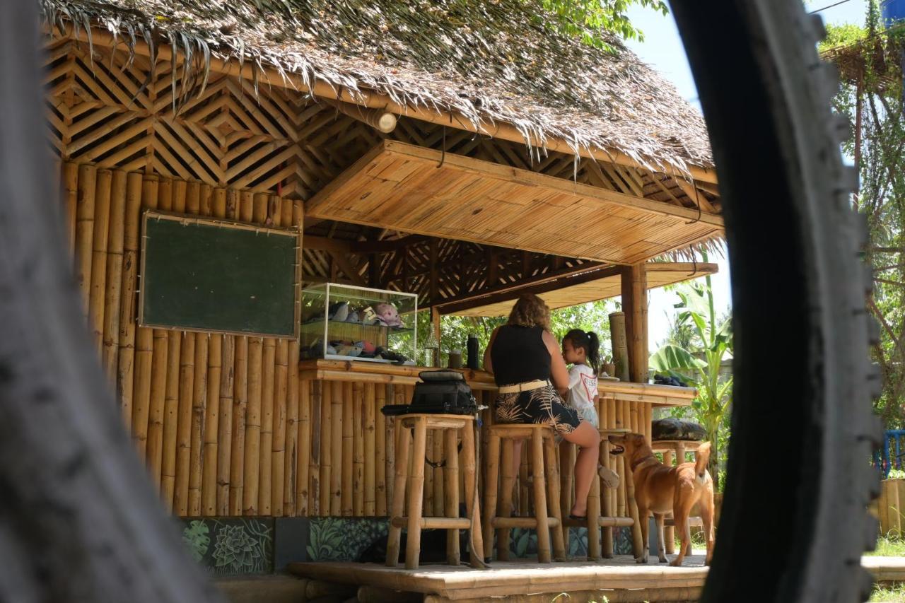 Mango Tree Eco-Hostel Дауин Екстериор снимка